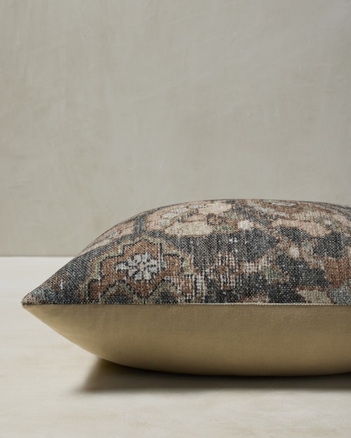 Anara Pillow