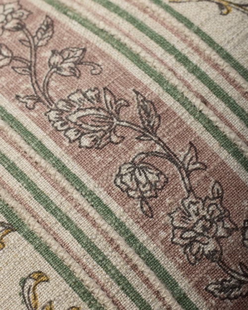 Kaasni Pillow