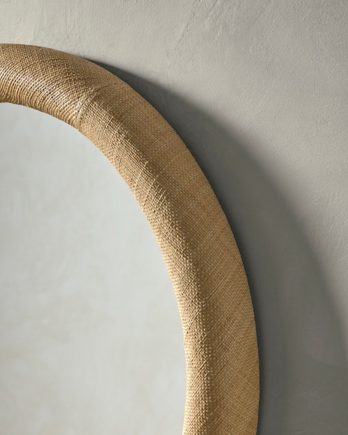Niesa Round Wall Mirror