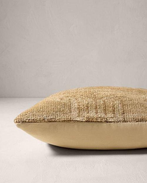 Elma Pillow