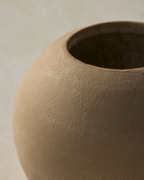 Flores Clay Vase
