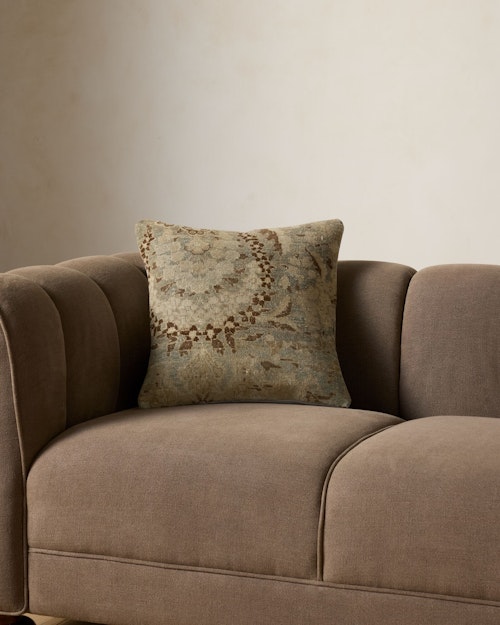 Jonas Pillow