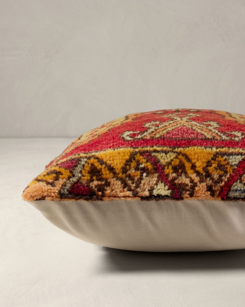 Lisey Pillow