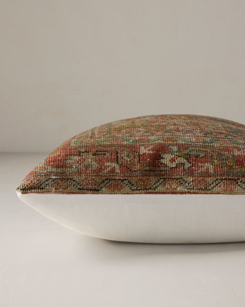 Selia Pillow