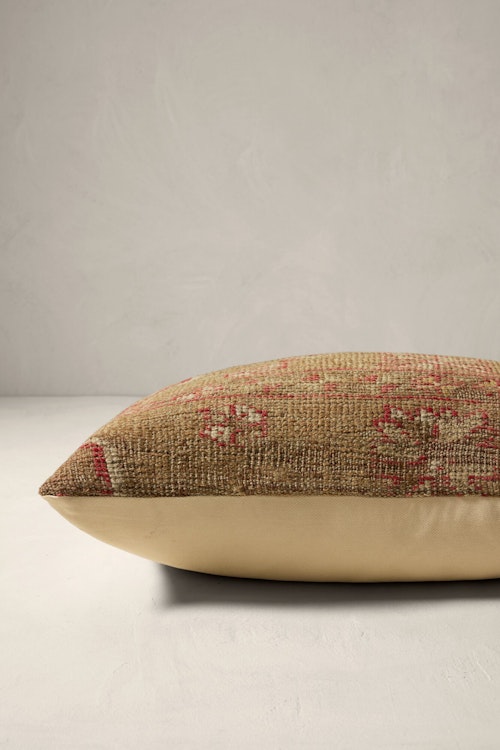 Vaughn Pillow