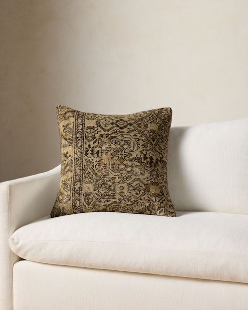 Viola Pillow