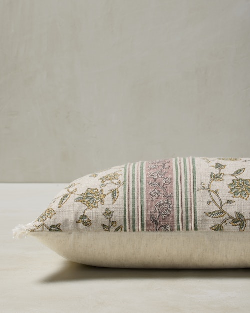 Kaasni Pillow