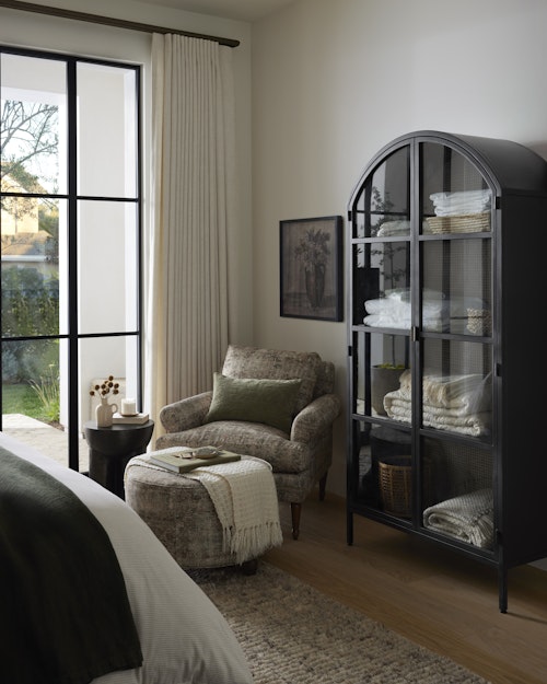 Lilacs by Joon Loloi