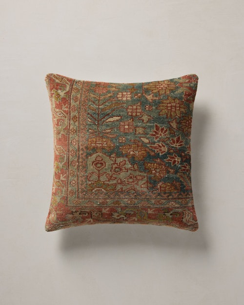 Selia Pillow