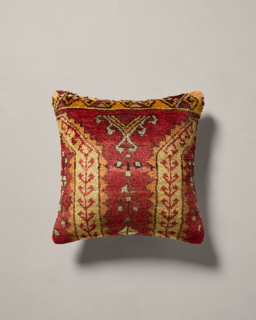 Lisey Pillow