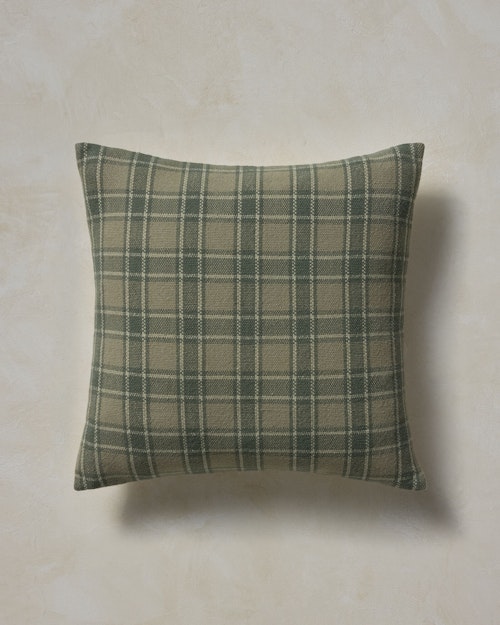 Izzy Pillow